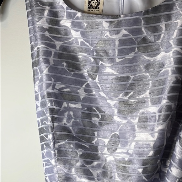 Anne Klein Elegant Silver Patterned Dress - Picture 3 of 6